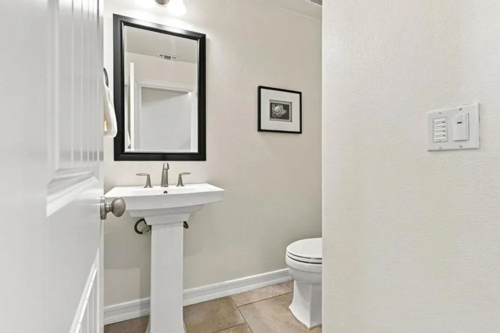 39 Live Oak Drive San Mateo, CA 94403