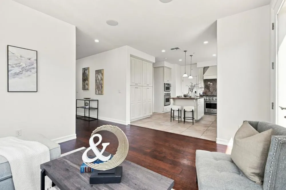 39 Live Oak Drive San Mateo, CA 94403