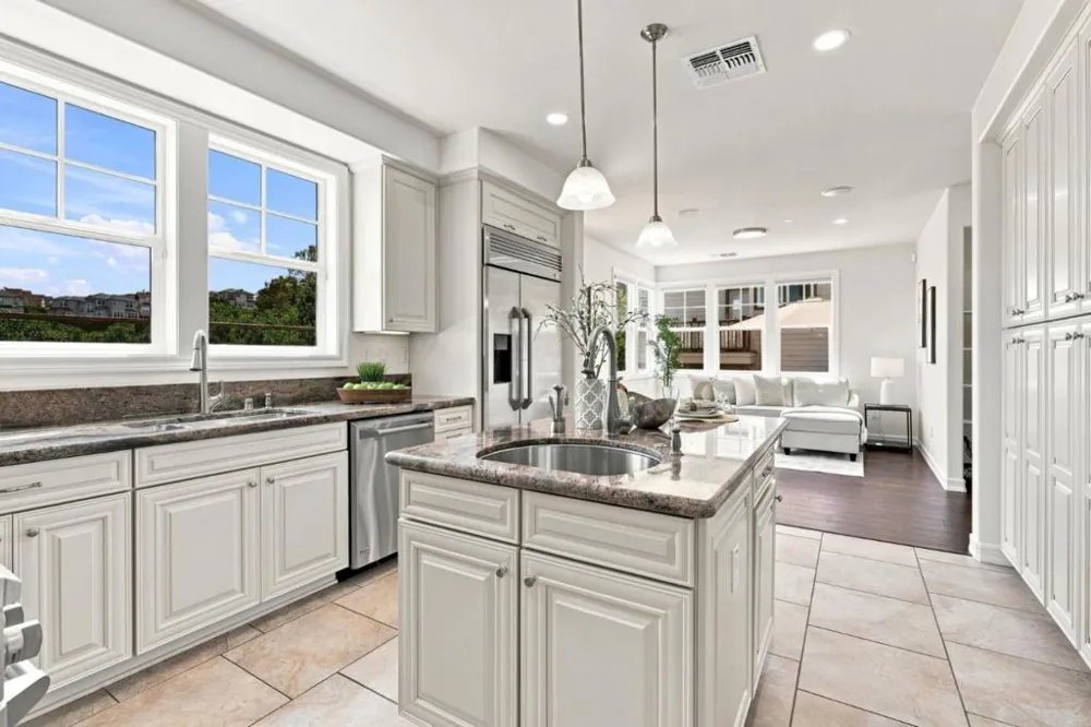 39 Live Oak Drive San Mateo, CA 94403
