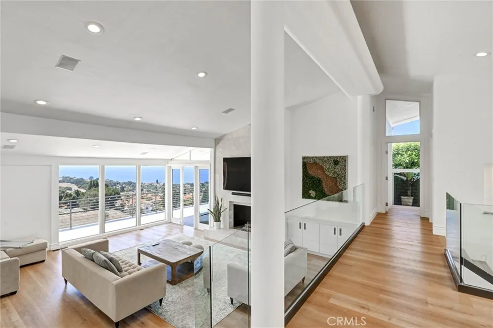 1384 Via Romero Palos Verdes Estates, CA 90274