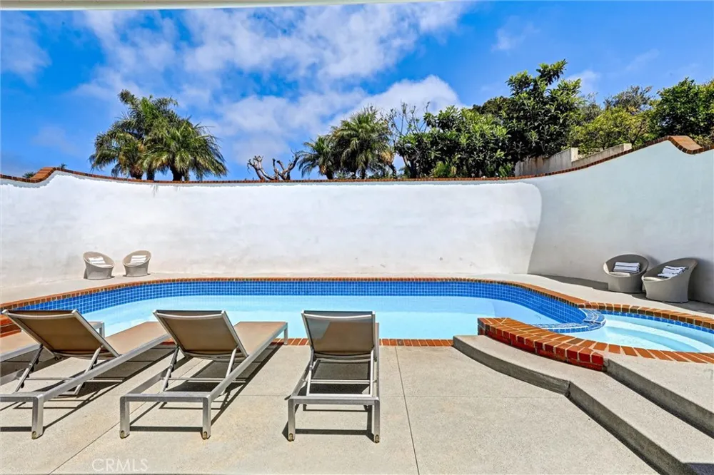 1384 Via Romero Palos Verdes Estates, CA 90274