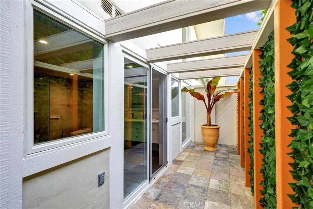 1384 Via Romero Palos Verdes Estates, CA 90274