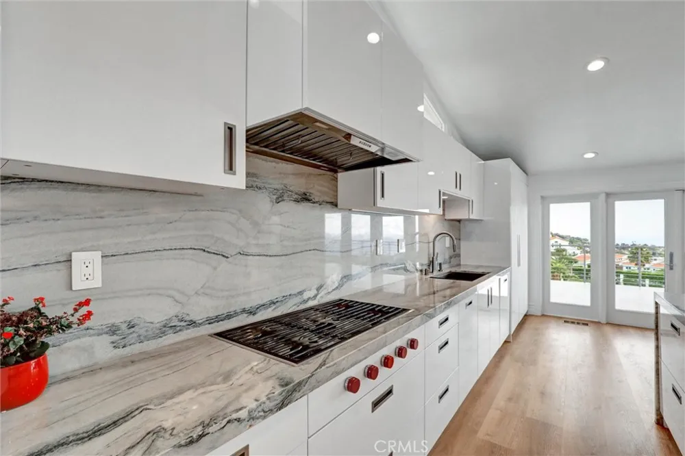 1384 Via Romero Palos Verdes Estates, CA 90274