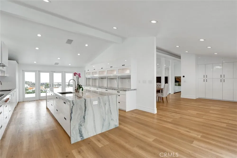 1384 Via Romero Palos Verdes Estates, CA 90274