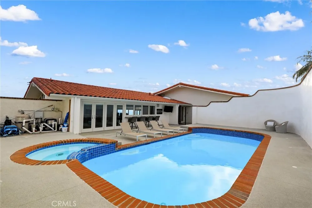 1384 Via Romero Palos Verdes Estates, CA 90274
