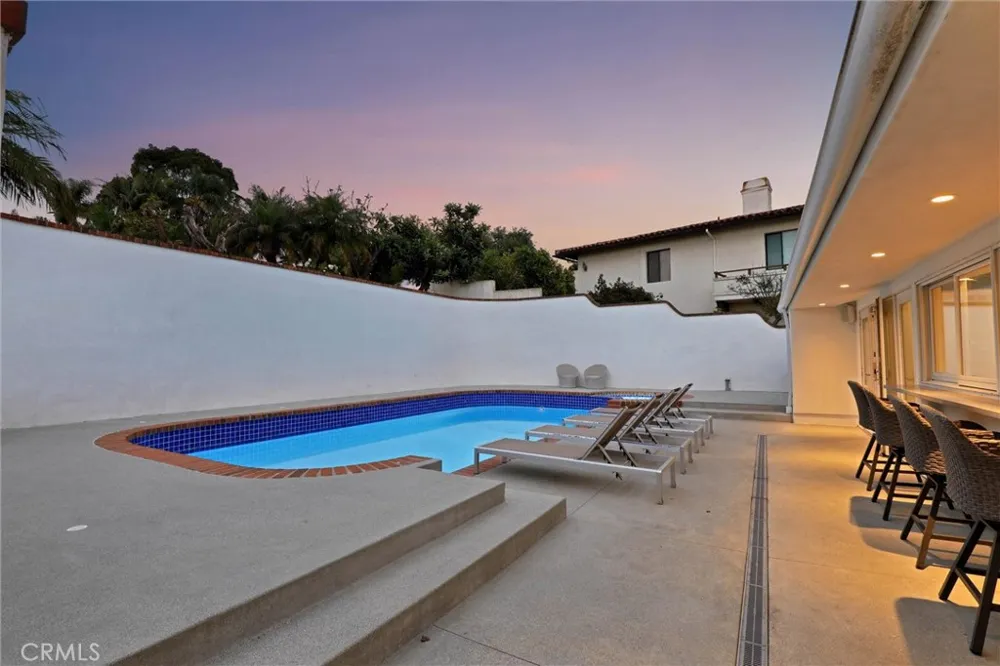 1384 Via Romero Palos Verdes Estates, CA 90274