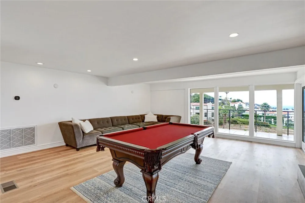 1384 Via Romero Palos Verdes Estates, CA 90274