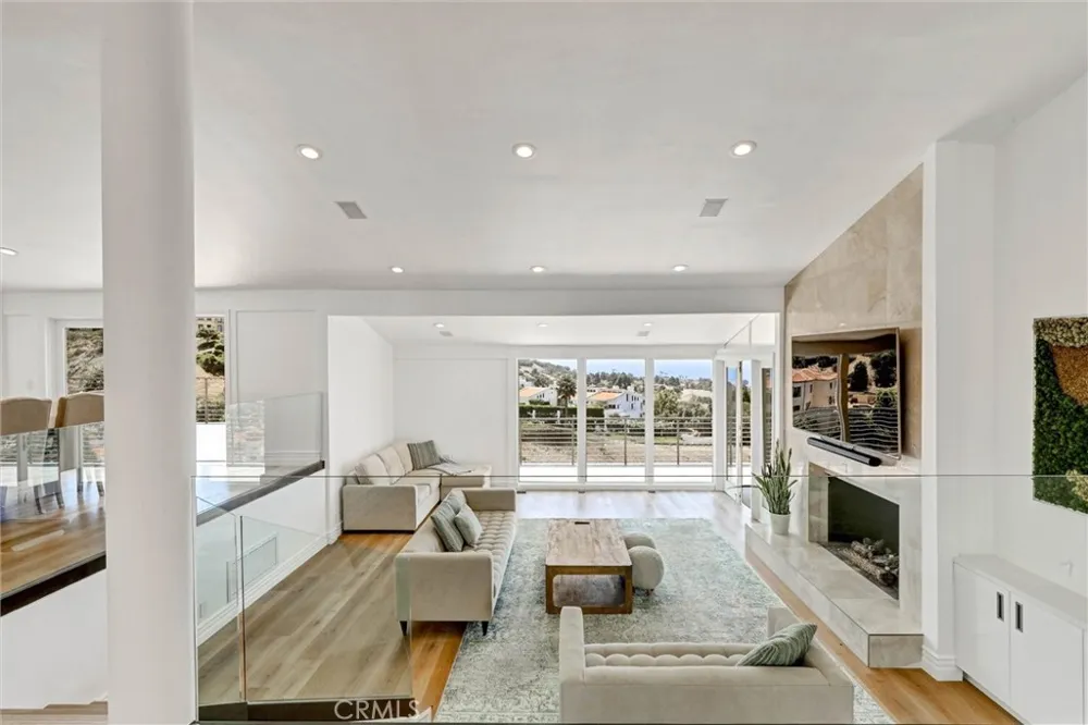 1384 Via Romero Palos Verdes Estates, CA 90274