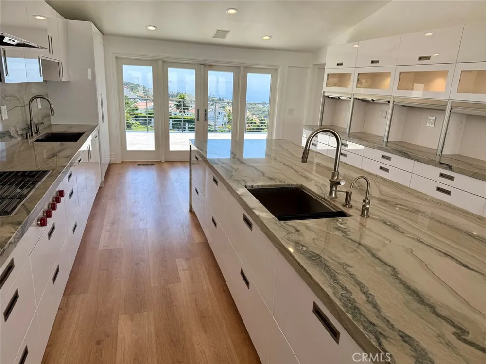 1384 Via Romero Palos Verdes Estates, CA 90274