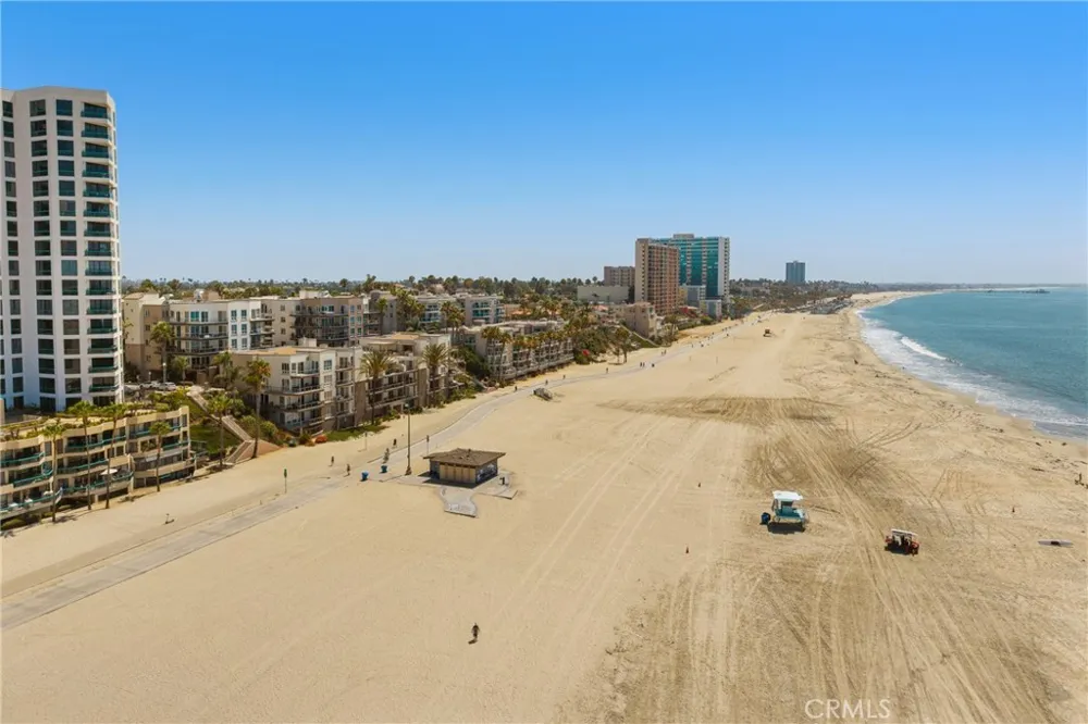 21 7th Place #510 Long Beach, CA 90802