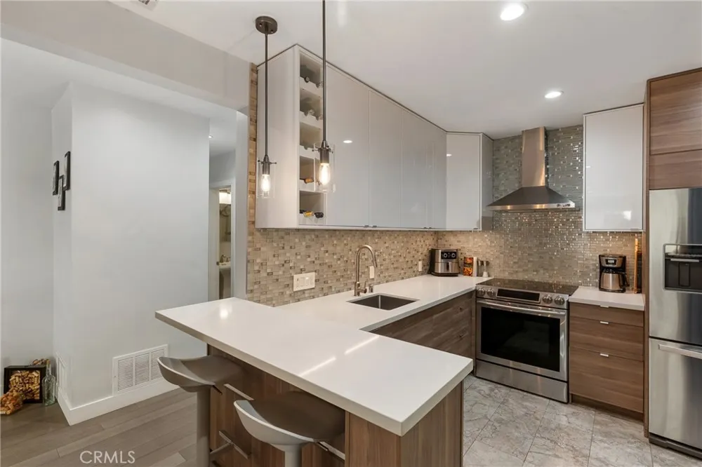 21 7th Place #510 Long Beach, CA 90802
