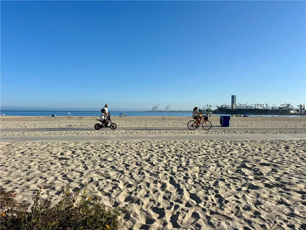 21 7th Place #510 Long Beach, CA 90802