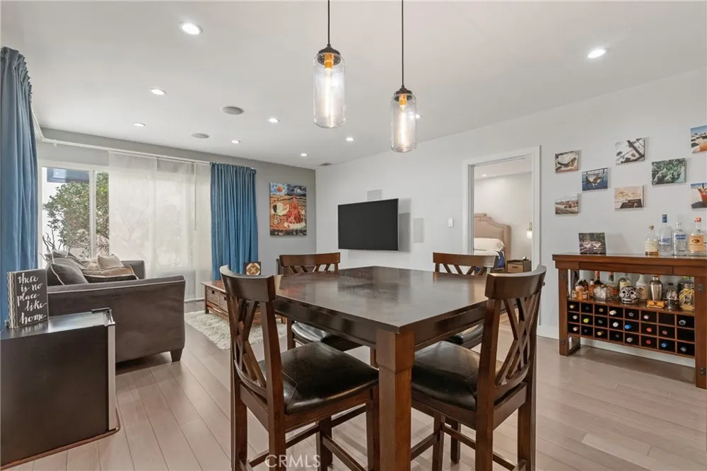 21 7th Place #510 Long Beach, CA 90802