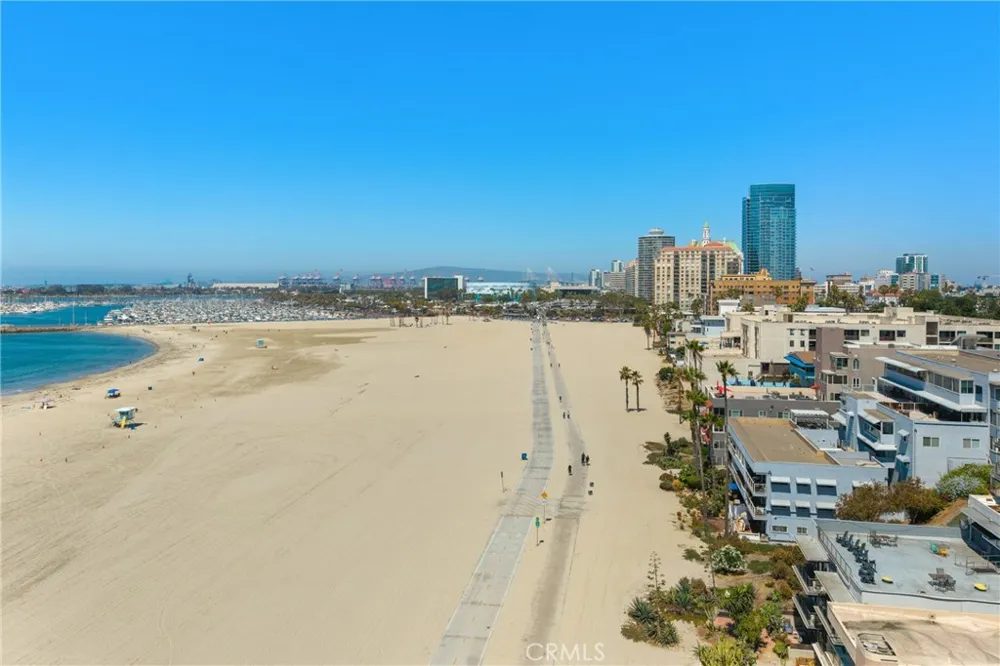 21 7th Place #510 Long Beach, CA 90802