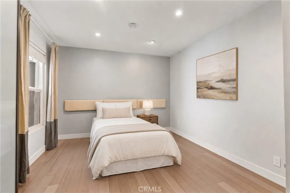 21 7th Place #510 Long Beach, CA 90802