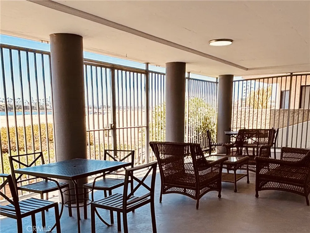 21 7th Place #510 Long Beach, CA 90802