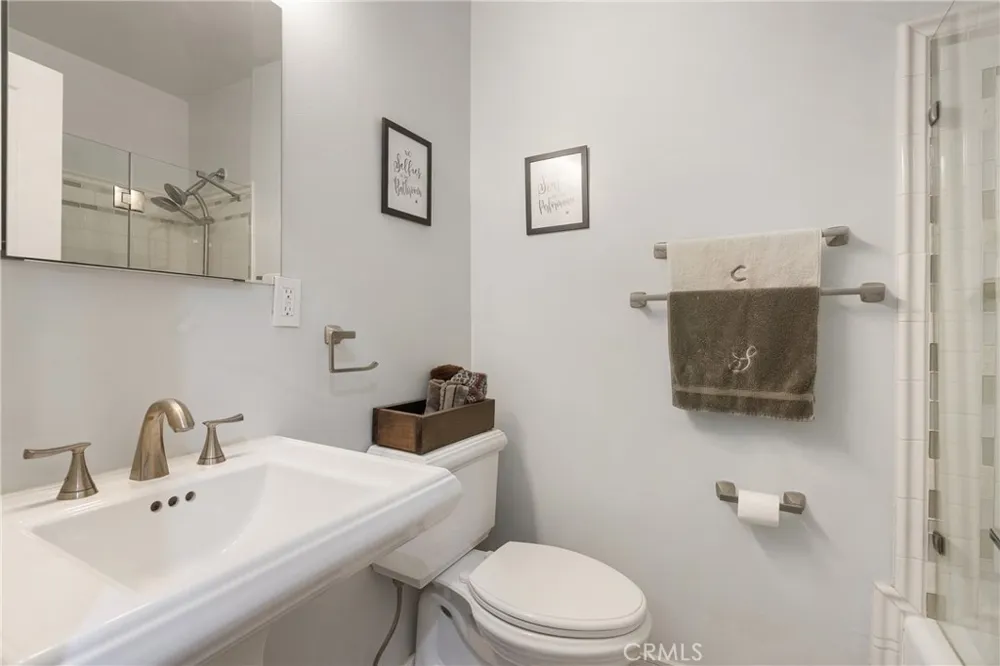 21 7th Place #510 Long Beach, CA 90802
