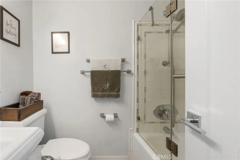 21 7th Place #510 Long Beach, CA 90802