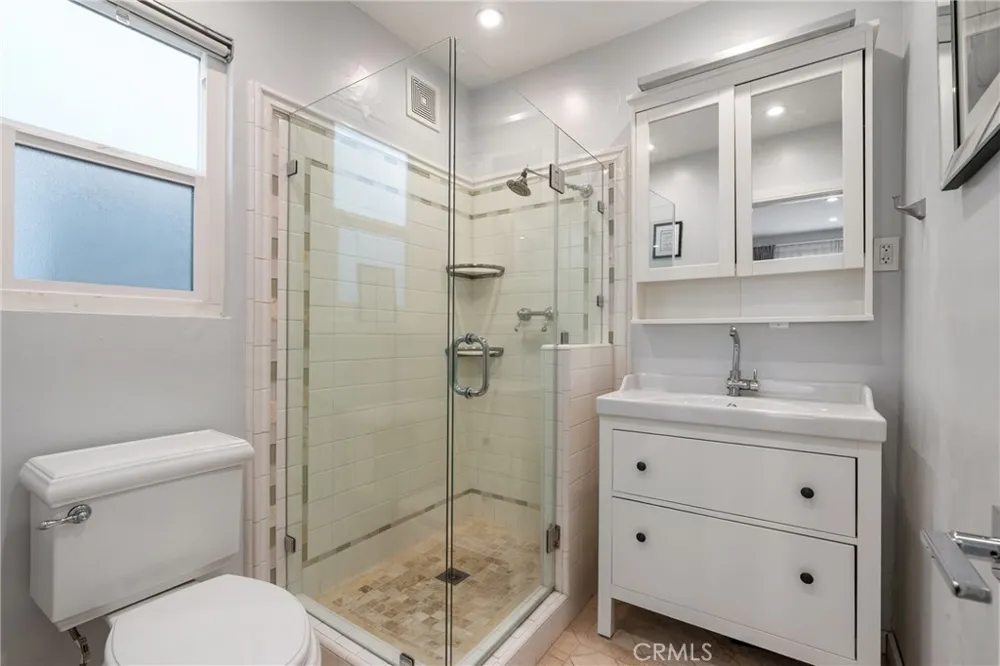 21 7th Place #510 Long Beach, CA 90802