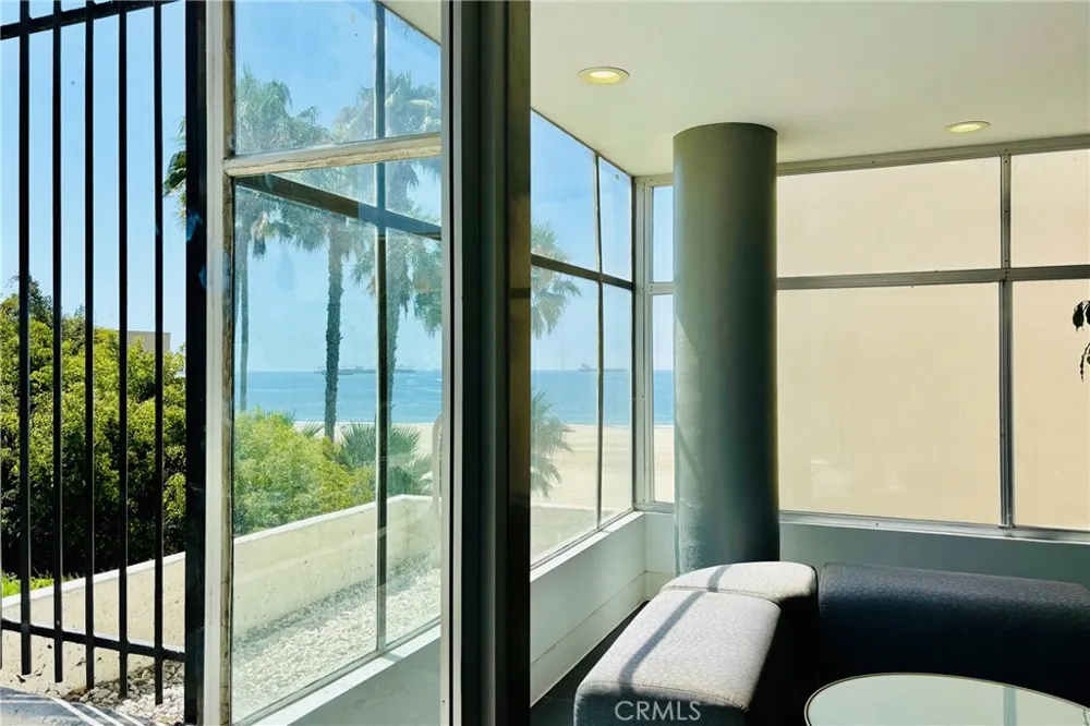 21 7th Place #510 Long Beach, CA 90802