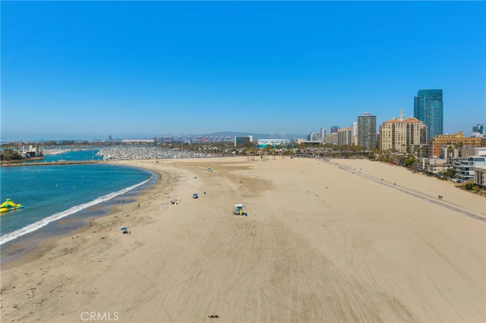 21 7th Place #510 Long Beach, CA 90802