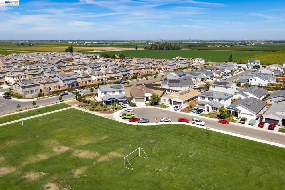 726 Sudbrook Ct Patterson, CA 95363