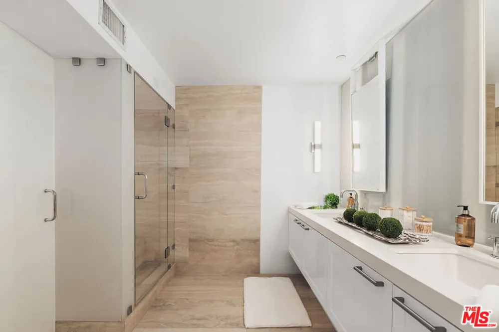 1133 5th Street #204 Santa Monica, CA 90403