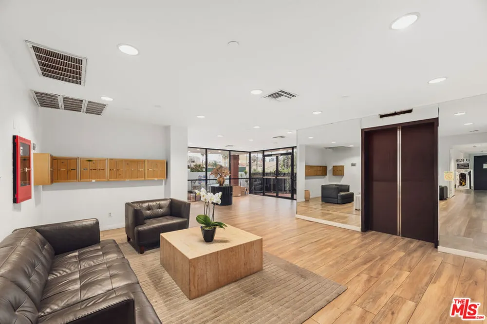 1133 5th Street #204 Santa Monica, CA 90403