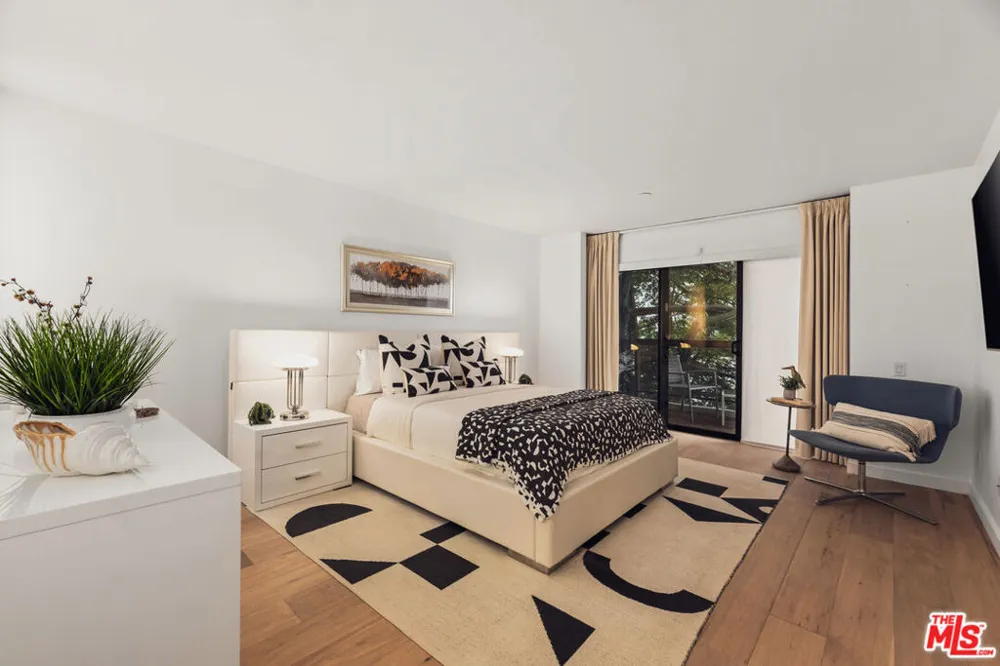 1133 5th Street #204 Santa Monica, CA 90403
