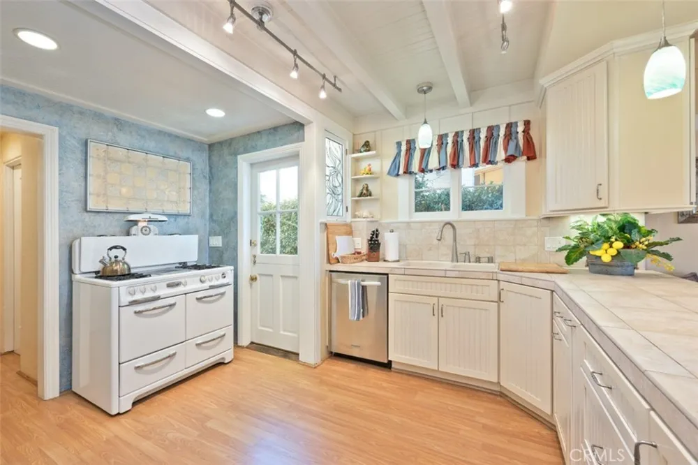 1128 E Balboa Newport Beach, CA 92661
