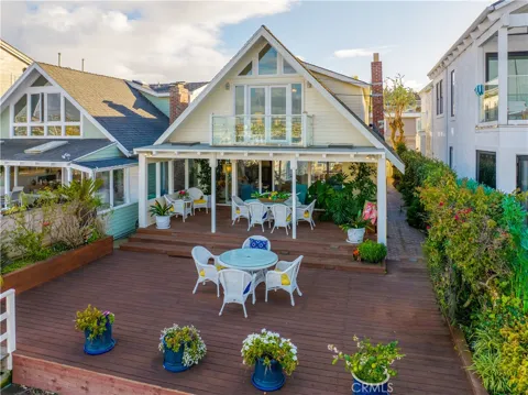1128 E Balboa