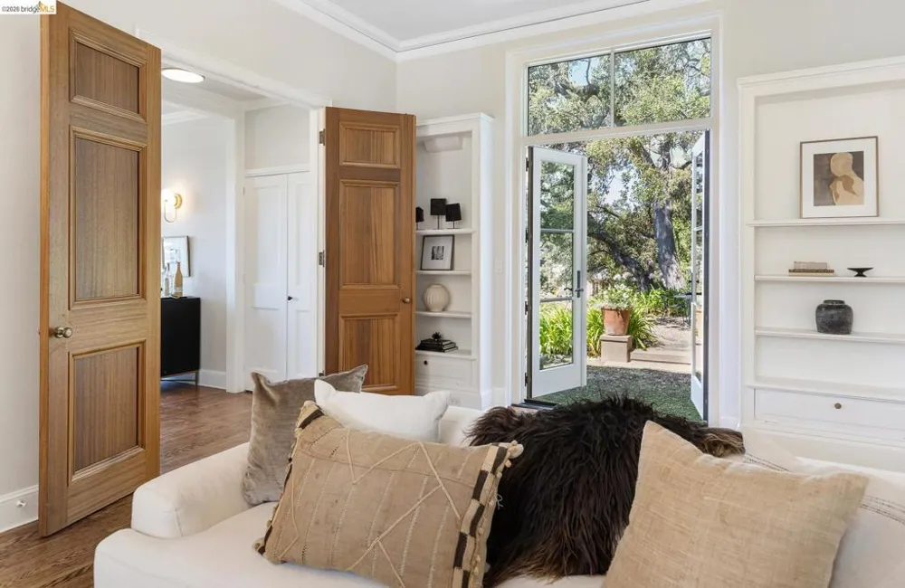249 The Uplands Berkeley, CA 94705