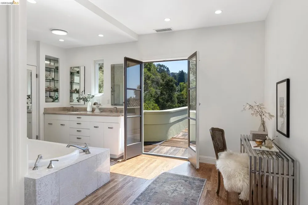 249 The Uplands Berkeley, CA 94705