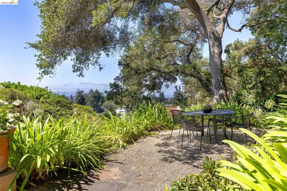 249 The Uplands Berkeley, CA 94705