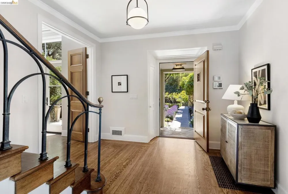 249 The Uplands Berkeley, CA 94705