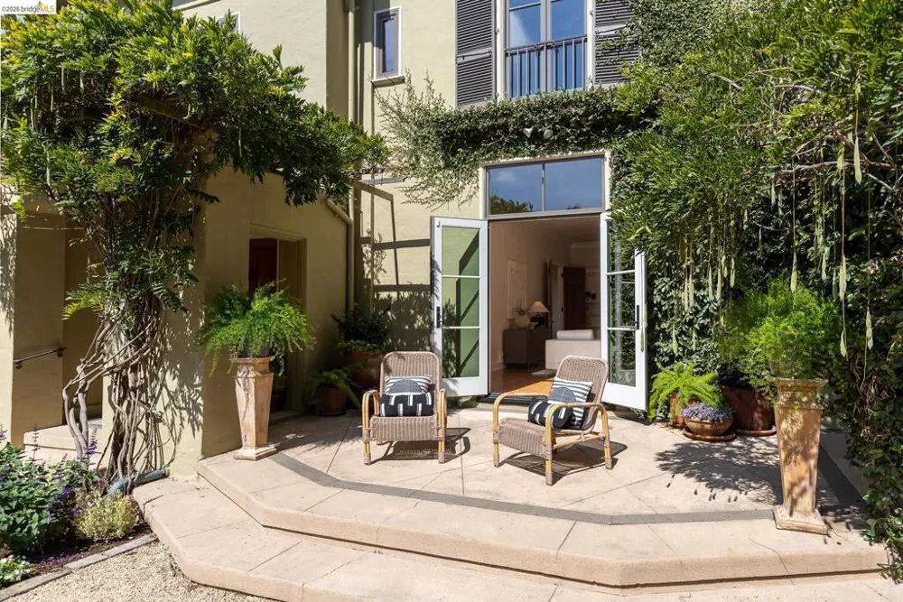 249 The Uplands Berkeley, CA 94705