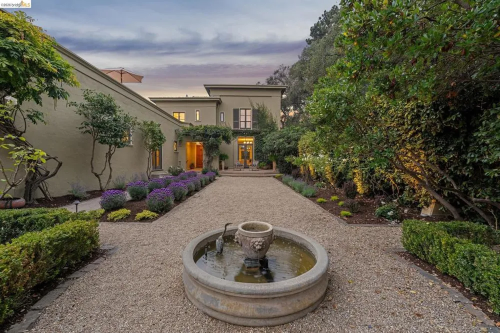249 The Uplands Berkeley, CA 94705