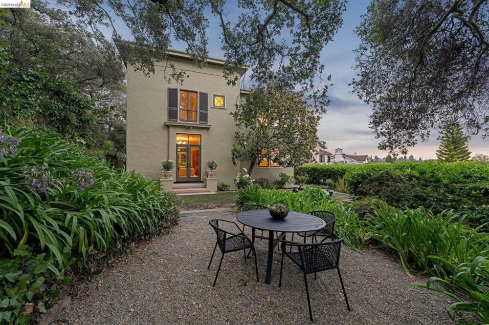 249 The Uplands Berkeley, CA 94705