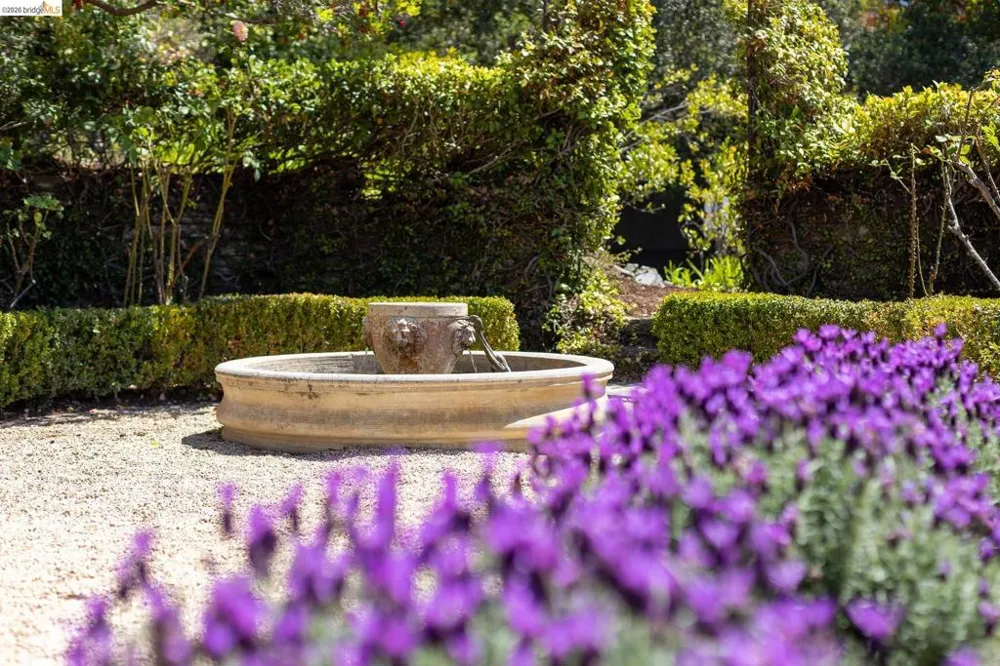 249 The Uplands Berkeley, CA 94705