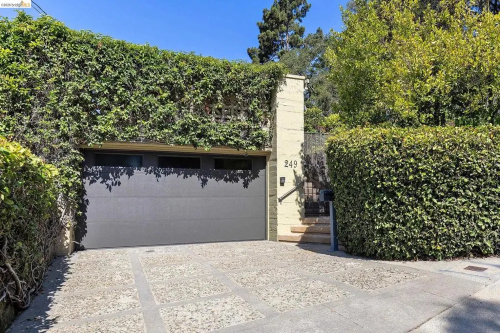 249 The Uplands Berkeley, CA 94705