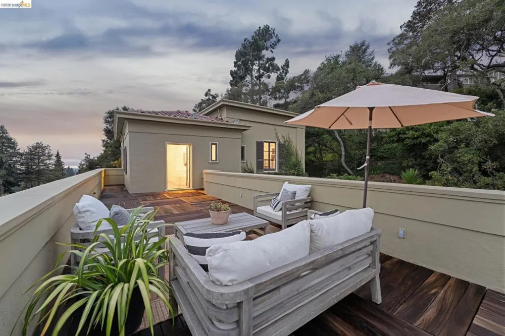 249 The Uplands Berkeley, CA 94705