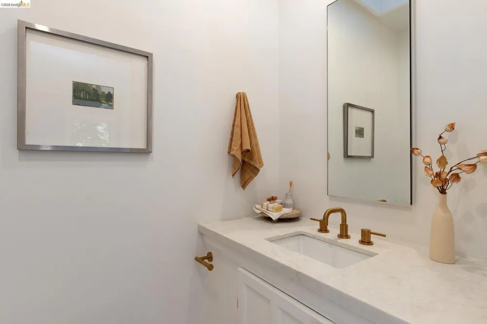 249 The Uplands Berkeley, CA 94705