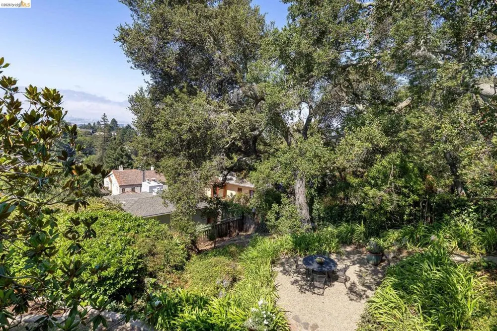 249 The Uplands Berkeley, CA 94705