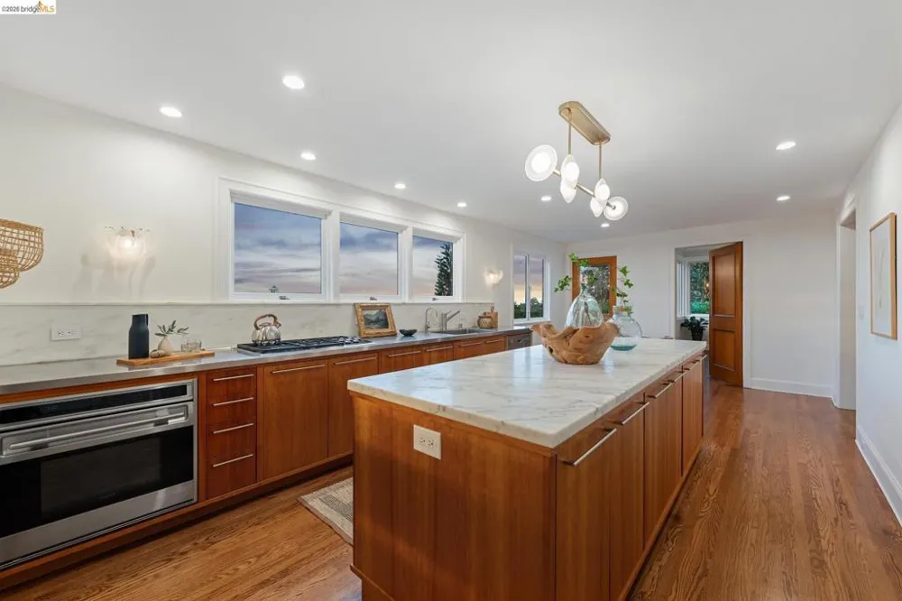249 The Uplands Berkeley, CA 94705