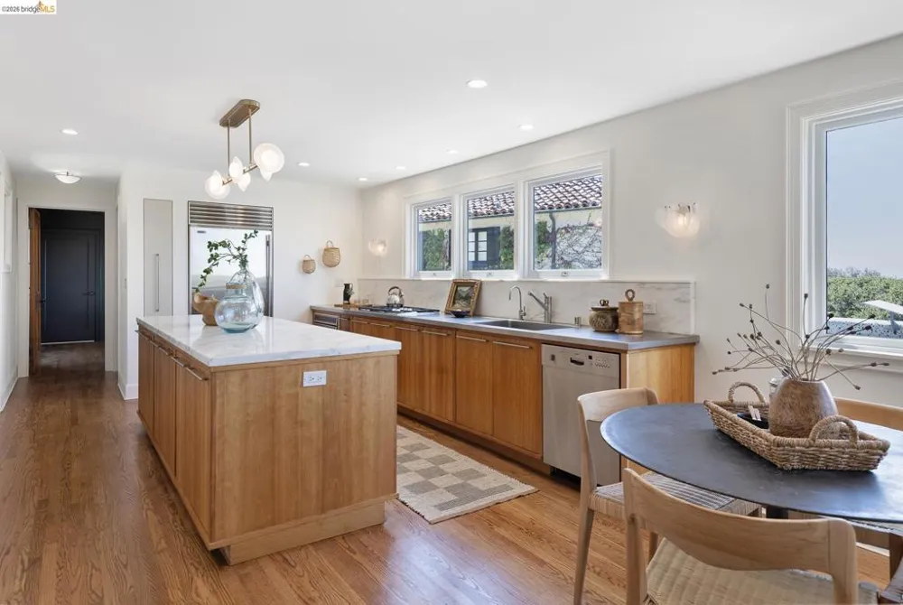 249 The Uplands Berkeley, CA 94705