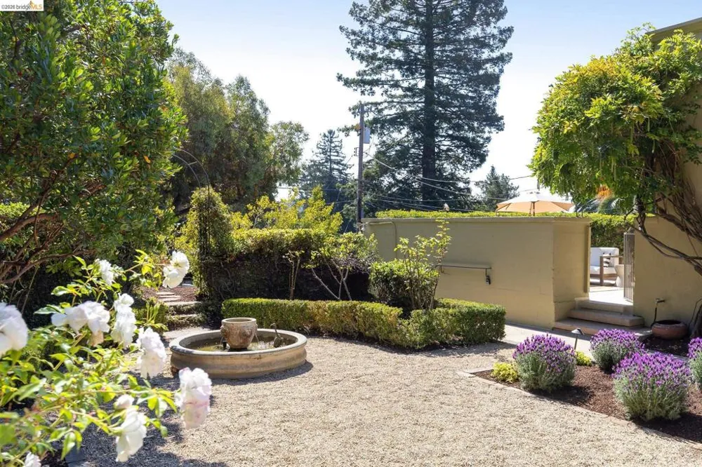249 The Uplands Berkeley, CA 94705