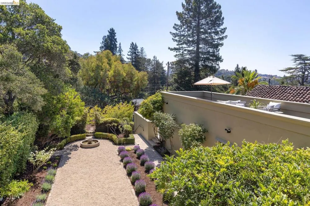 249 The Uplands Berkeley, CA 94705