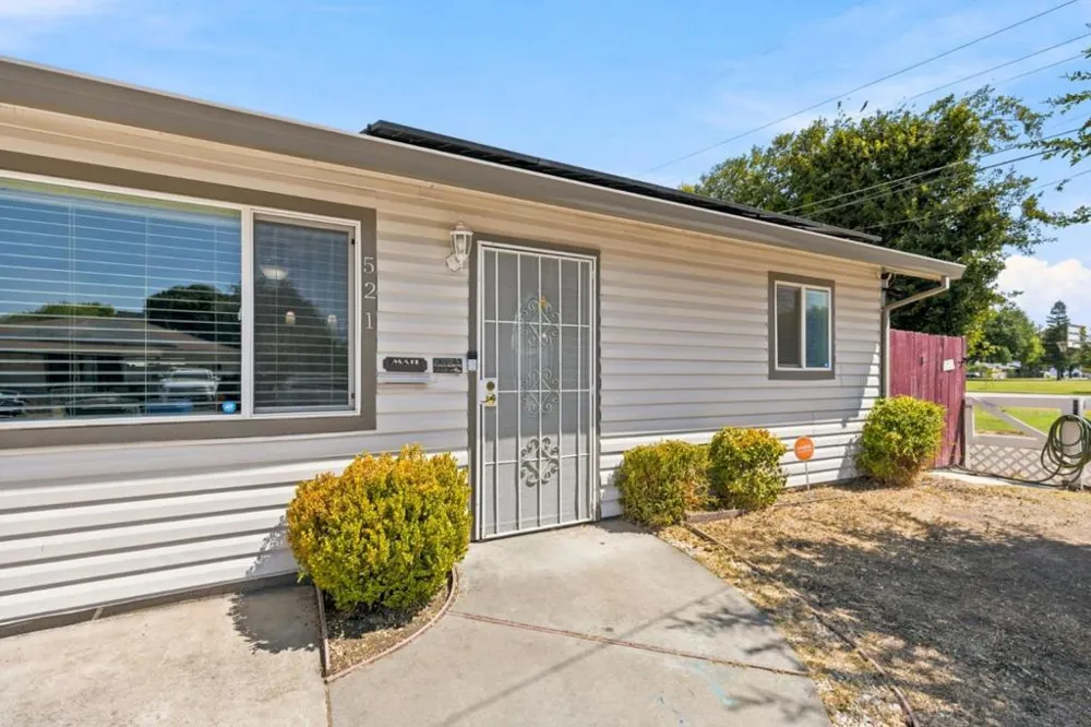 521 Oregon Street Manteca, CA 95337