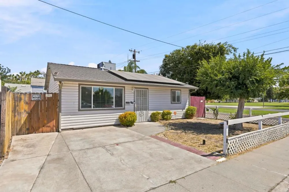 521 Oregon Street Manteca, CA 95337