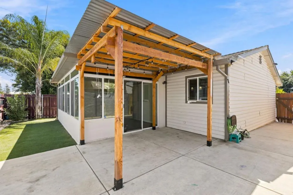 521 Oregon Street Manteca, CA 95337